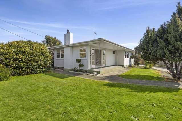 Renovator's dream in central Motueka