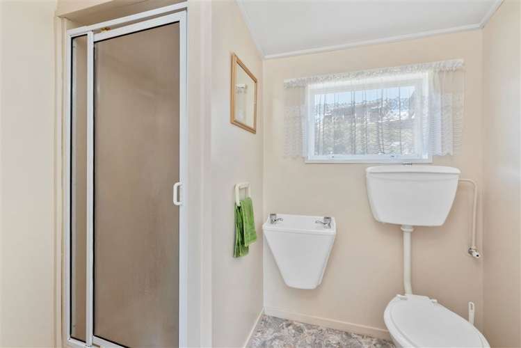 65 Gunn Road Albert Town_5