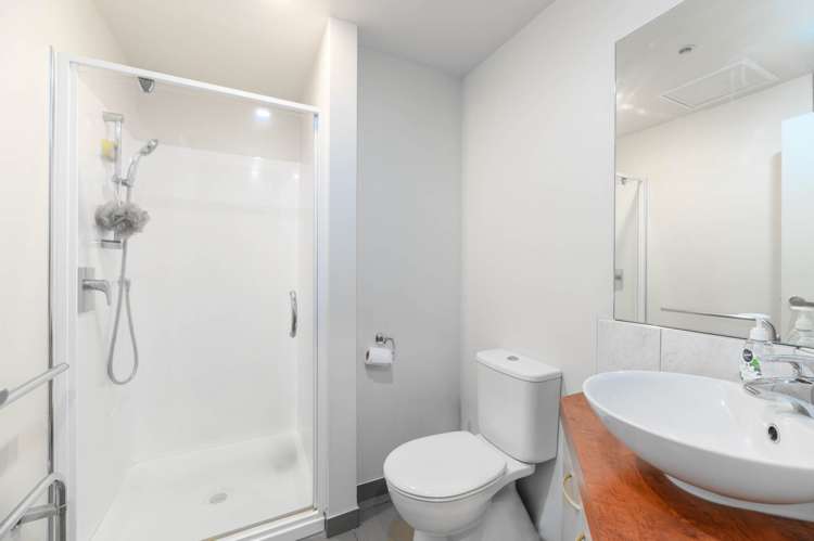 208/135 Vincent Street_5