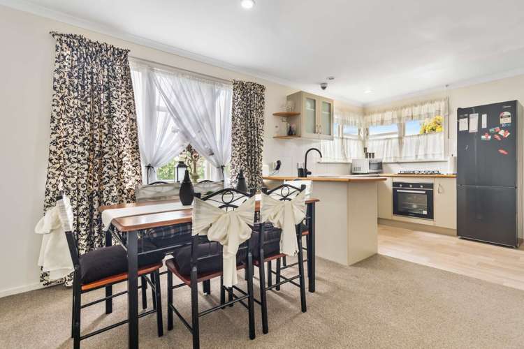 4 Magee Place Chartwell_13