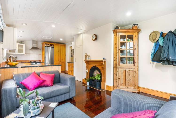 284 Forest Hill Road Waiatarua_32