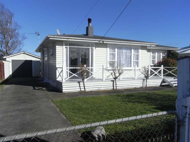 21 Costley Street Carterton_13