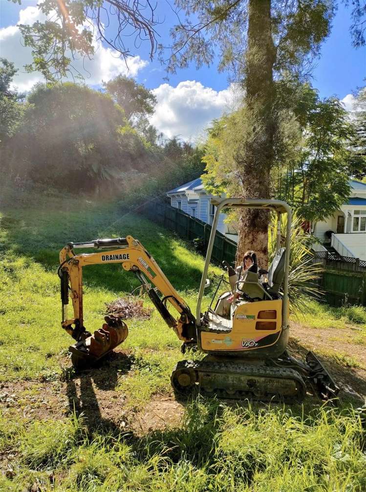 8 Limmer Place Browns Bay_23