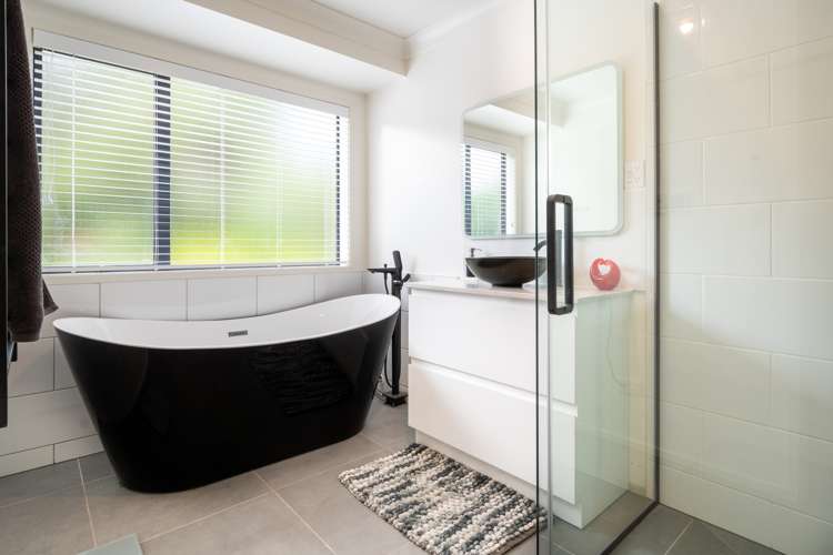 93 Bethells Road Waitakere_9