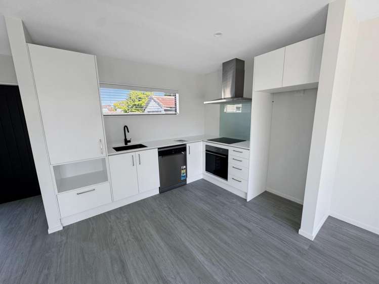 711C Worcester St Linwood_1