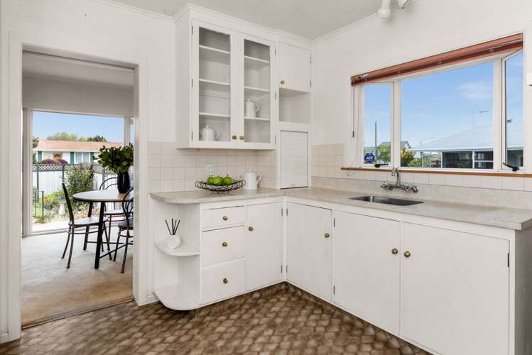 2/6 Balmoral Street Taradale_5