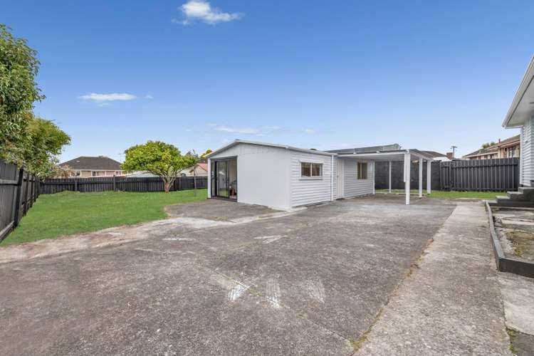 18 Crown Crescent Otara_19