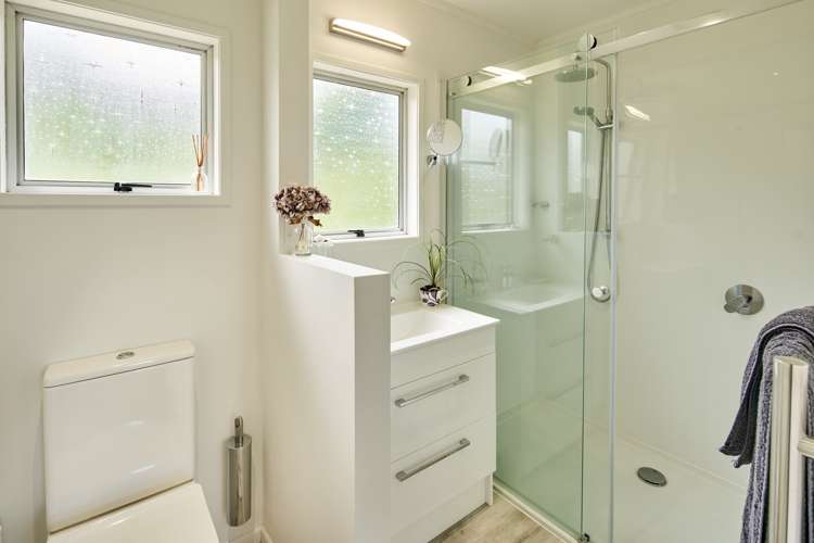 18 Te Pari Pari Road Pukerua Bay_16