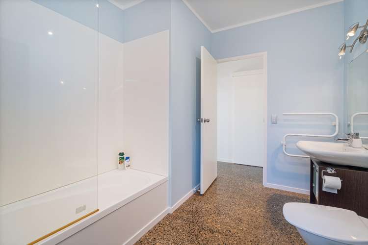 113 Sands Crescent Matarangi_13