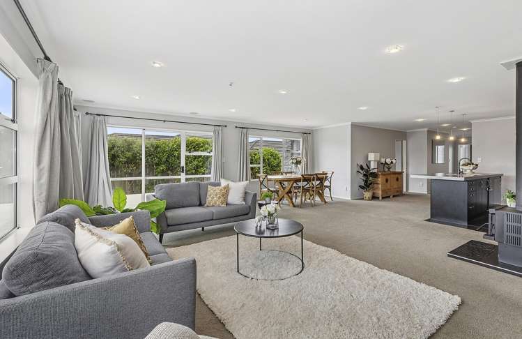 29 Paparoa Crescent Aotea_6