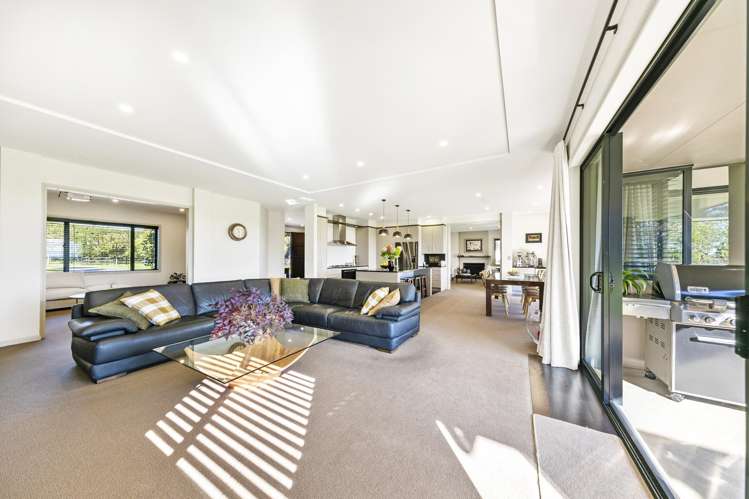 195 Batty Road Kingseat_16