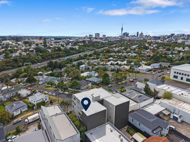 2D/44 Aitken Terrace Kingsland_12