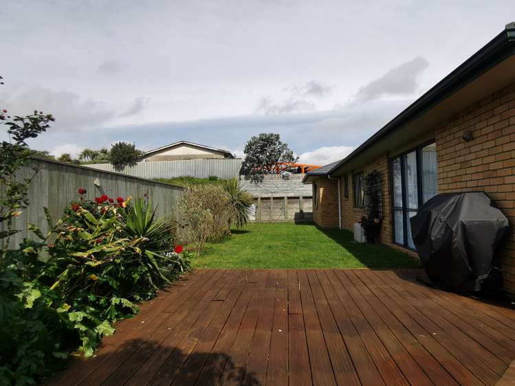 4 Byron Brown Place Otaki Beach_11