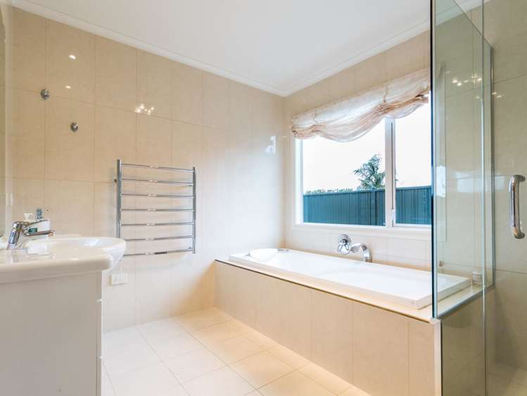 111 Kent Terrace Taradale_16