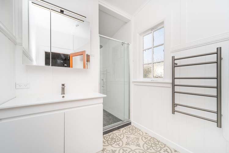 16 Ngaio Street West End_2