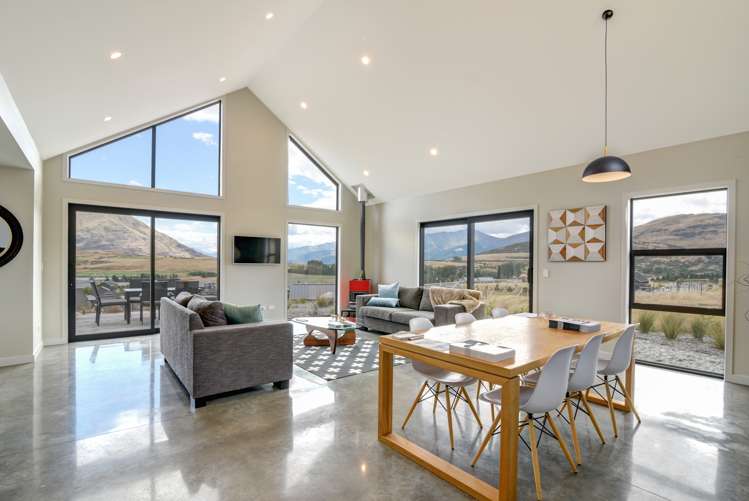 7 Falconer Rise Jacks Point_20