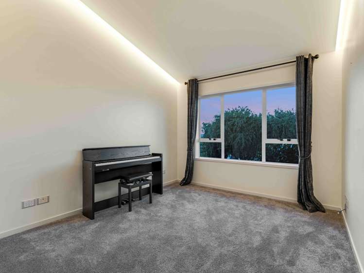 19 Westpark Drive West Harbour_14