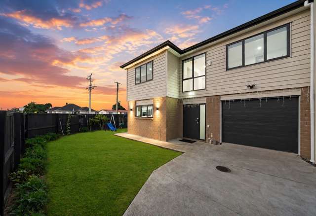 Corner Site Beauty – Modern Living at Its Best