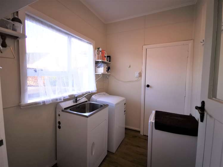 32 Queen Street Dannevirke_12