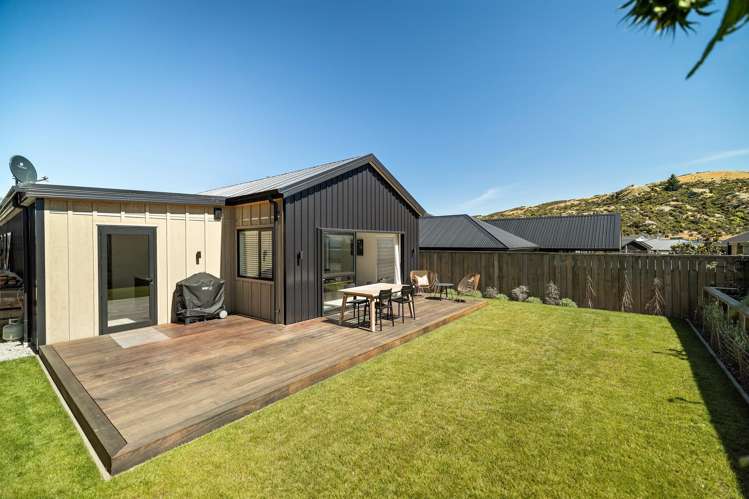 16 Crop Street Jacks Point_13