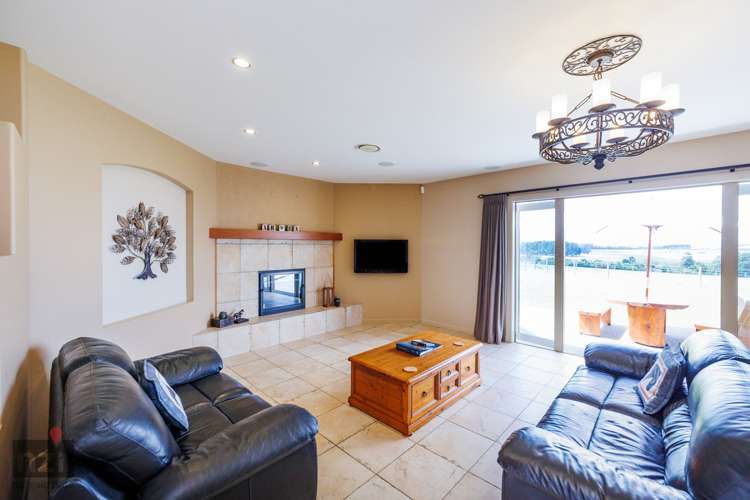 22 James Road Halcombe_4