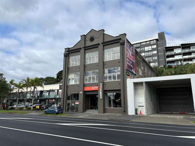 73 The Strand_0