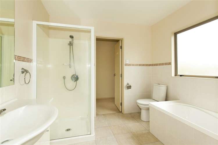 8 Scarboro Terrace Murrays Bay_18