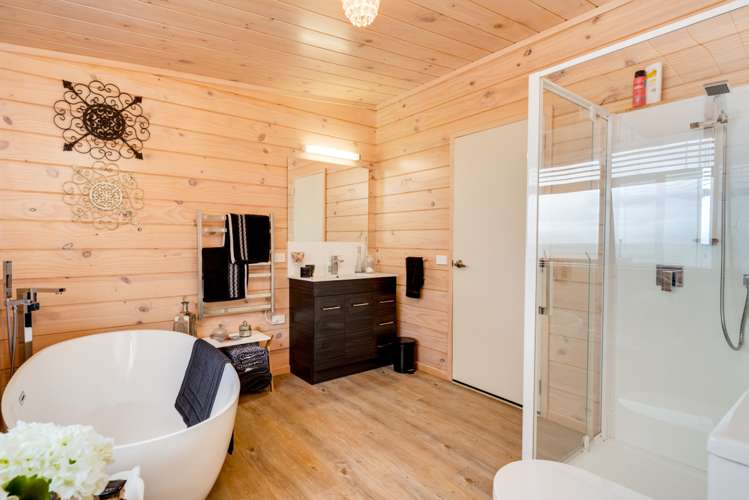 8 Ngarimu Heights Row Ngarimu Bay_13