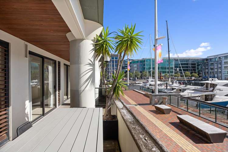 GC/22 Pakenham Street East Auckland Central_10