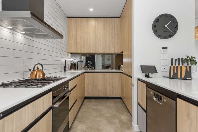 12 Jellicoe Drive Hamilton East_13