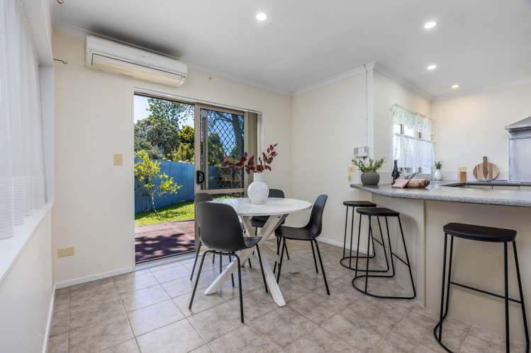 7B Barberry Lane Te Atatu Peninsula_13