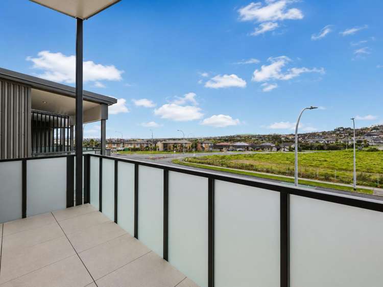 Unit 304/26 Shortfin Place Flat Bush_10