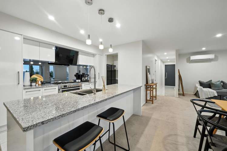 85 Tiritiri Moana Drive_5