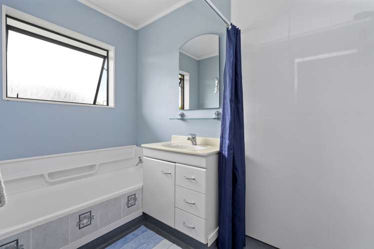 8 Robyn Hyde Place Leamington_11