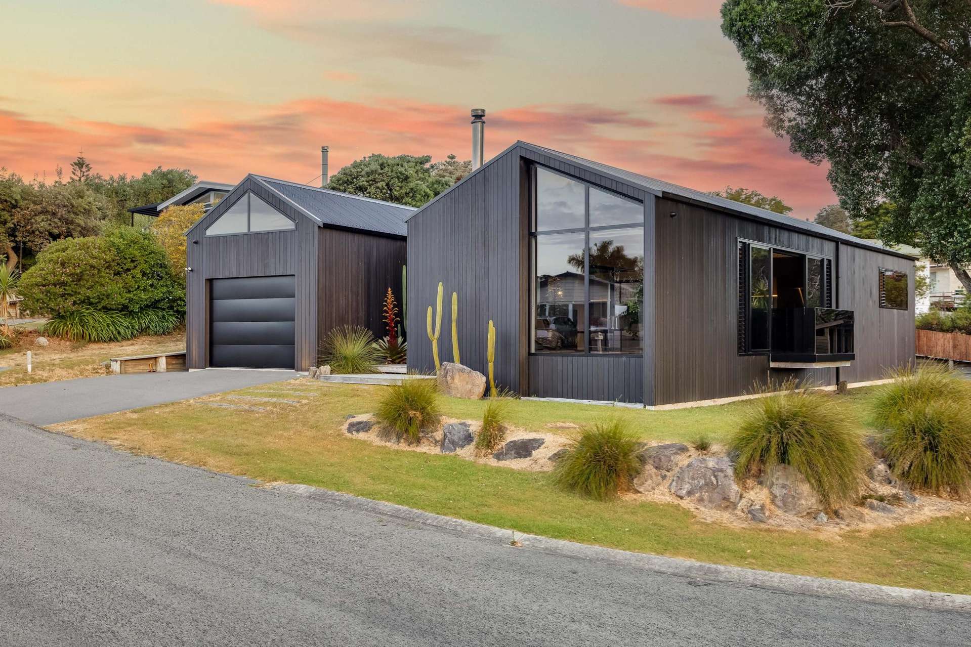 2 Pioneer Crescent Omaha_0