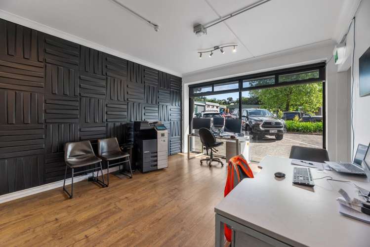 90 and 90D Maleme Street Greerton_17