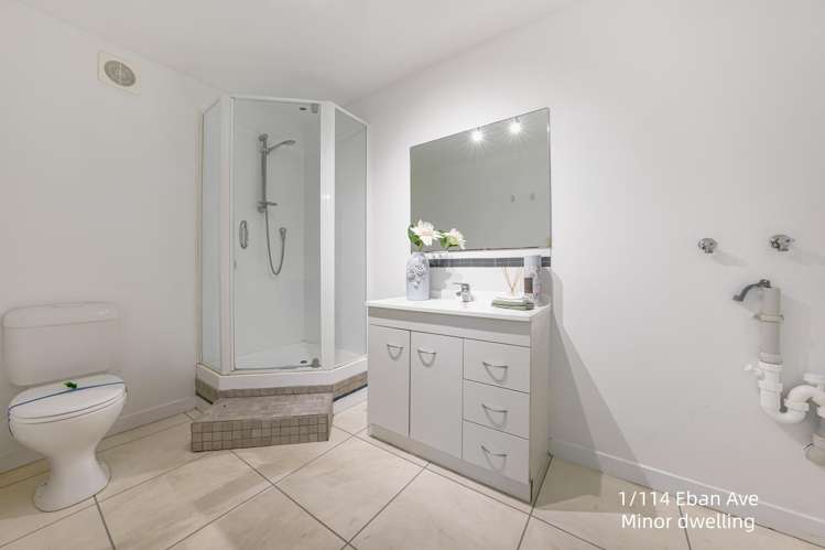 1&2/114 Eban Avenue Hillcrest_20