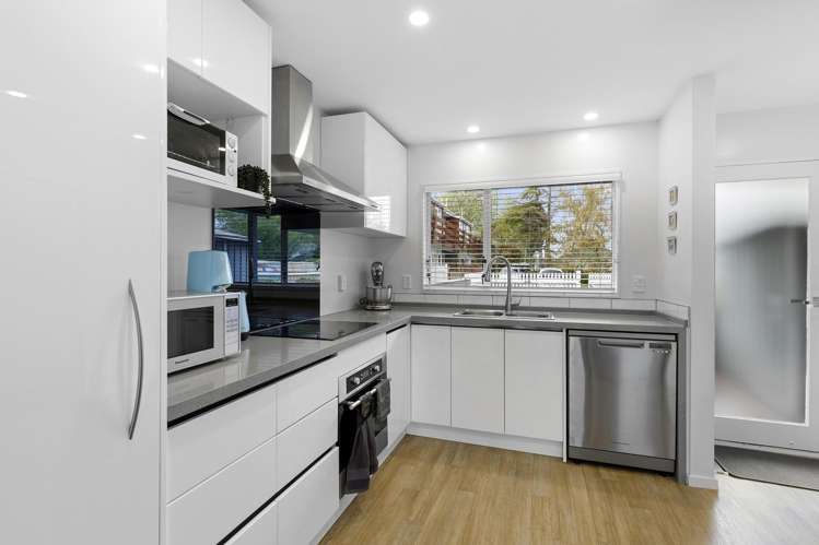 8/8 Tawai Street Trentham_4