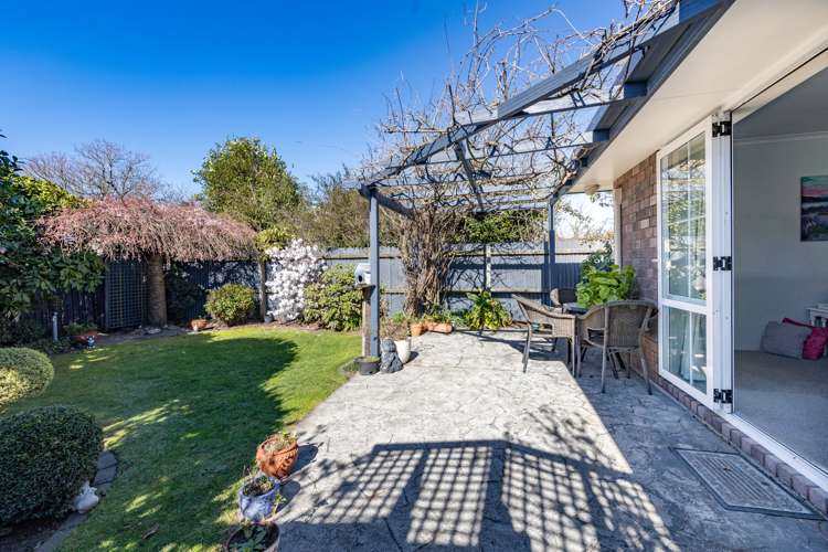 2/28 Canberra Place Redwood_16