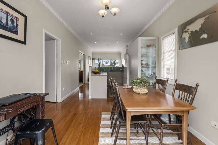 19 Merani Street Narrow Neck_9