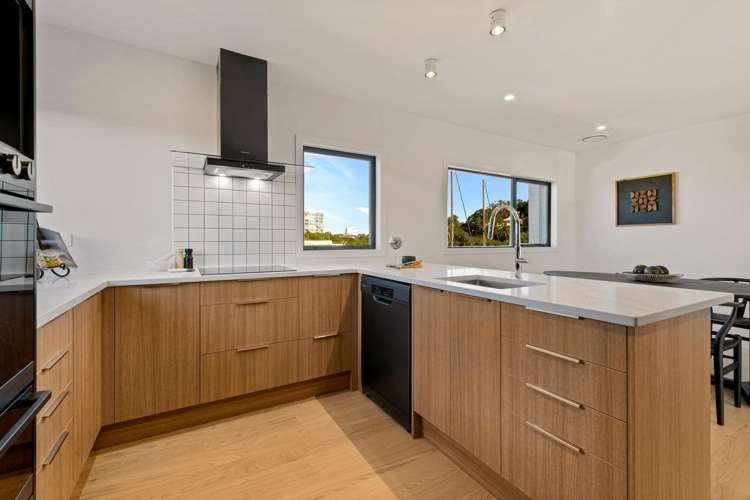 2/1 Omana Road Milford_6