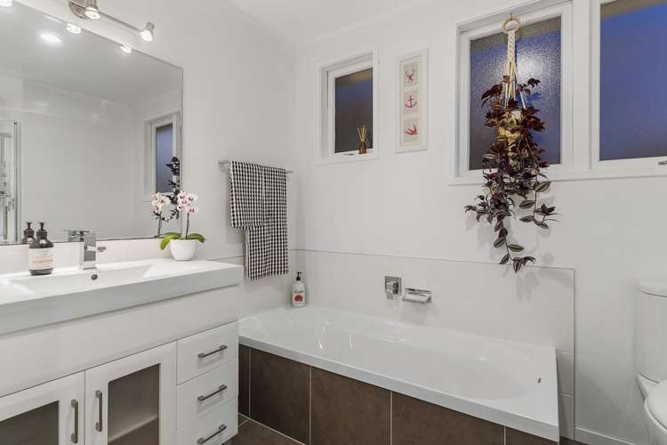 26 Endeavour Avenue Welcome Bay_12