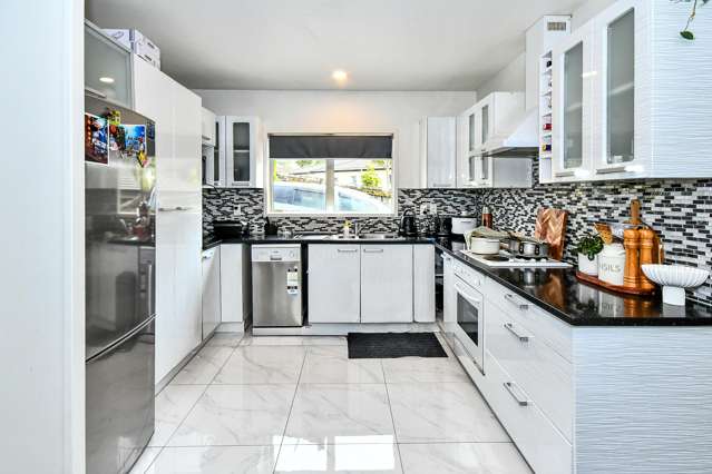 27 Dovey Place Massey_1