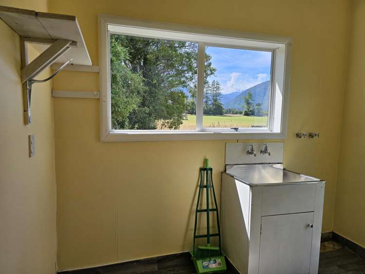 15 Main Road Whataroa_16