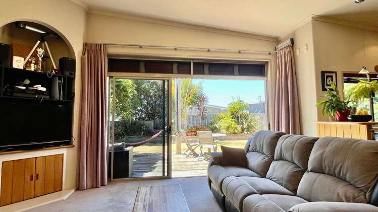 14 Surfside Lane Ruakaka_3