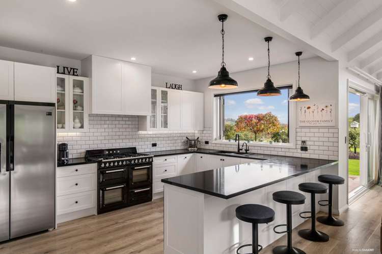 34 Niccone Place Bombay_3