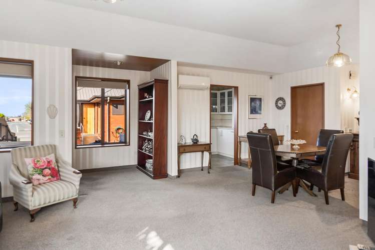 2/18 Selwyn Street_2