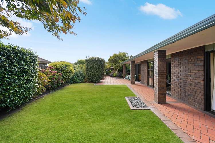 54 Ellerslie Avenue Chedworth_18