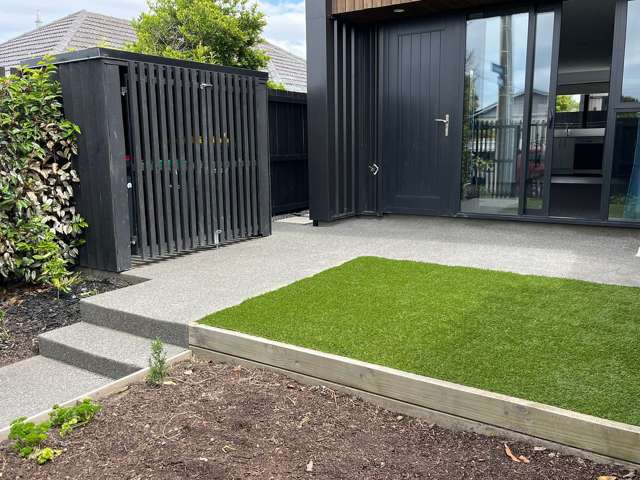 Modern 2BR Townhouse with Vege Patch in Sydenham