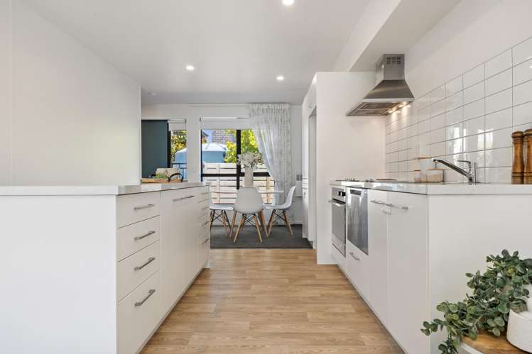 13/14 Buffon Street Waltham_9